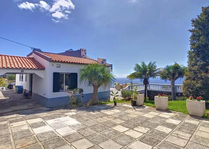 Avocado Villa By Lovelystay